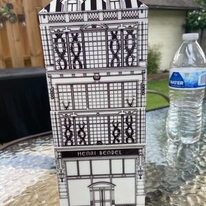 Henri Bendel stackable jewelry tower - VERY RARE